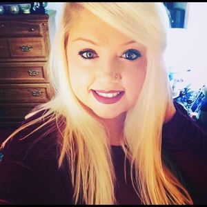 Meet your Posher, Candace